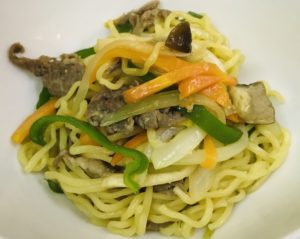 薄切りラム肉＋鶏がらスープの素を使った簡単焼きそば