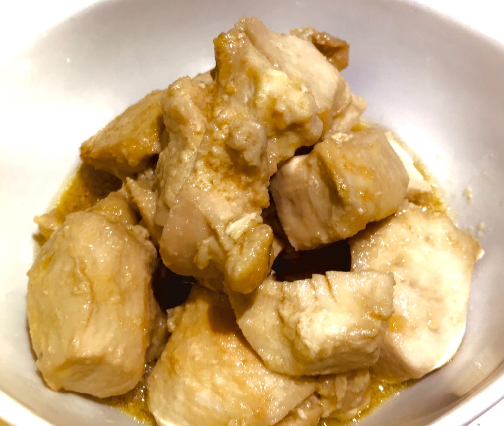 フライパンだけで3工程！鶏胸肉の煮焼きの簡単レシピ | ととめし。- totomeshi.com -